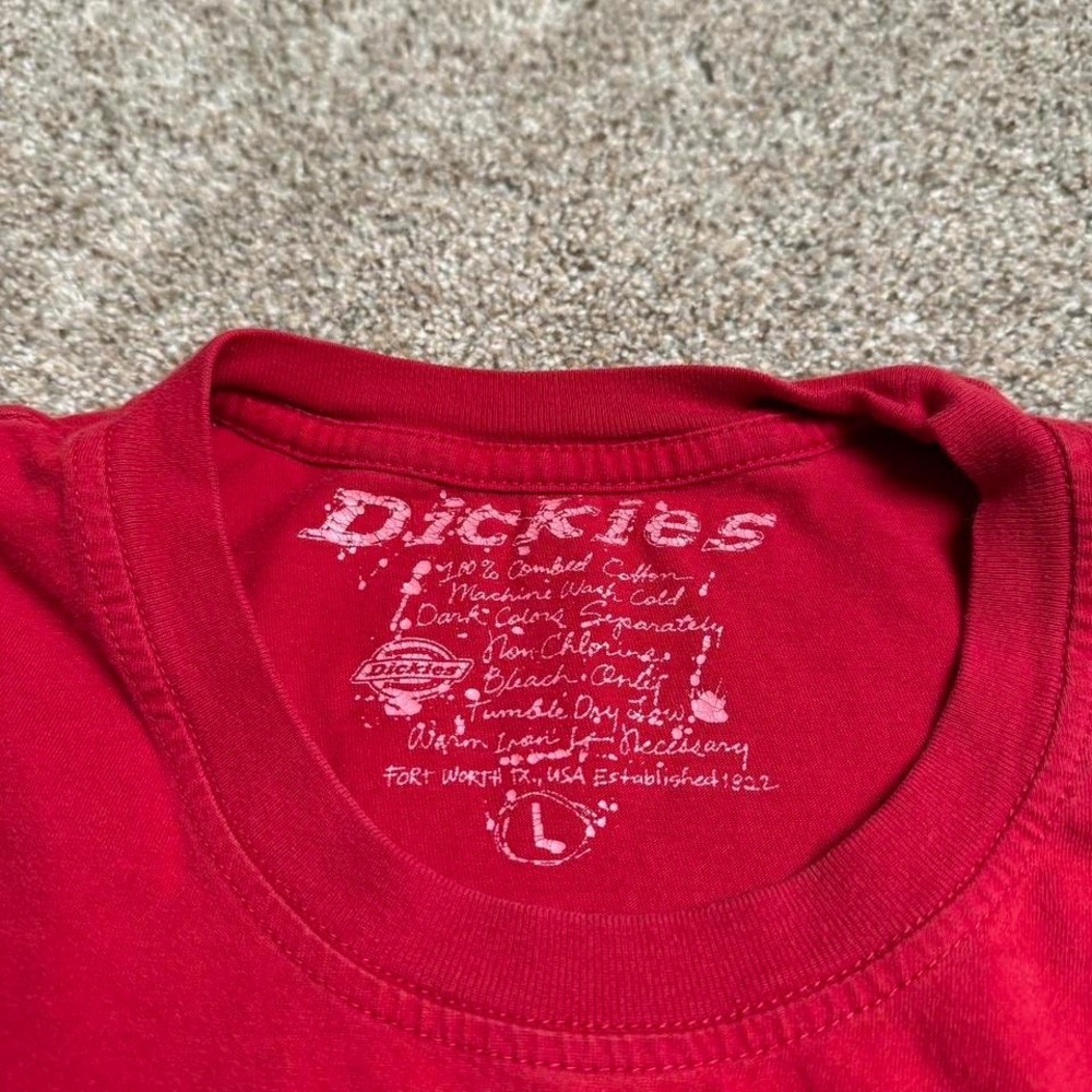 **SOLD** Y2K DICKIES "TRIBAL GRAPHIC" TEE - Picture 4 of 6